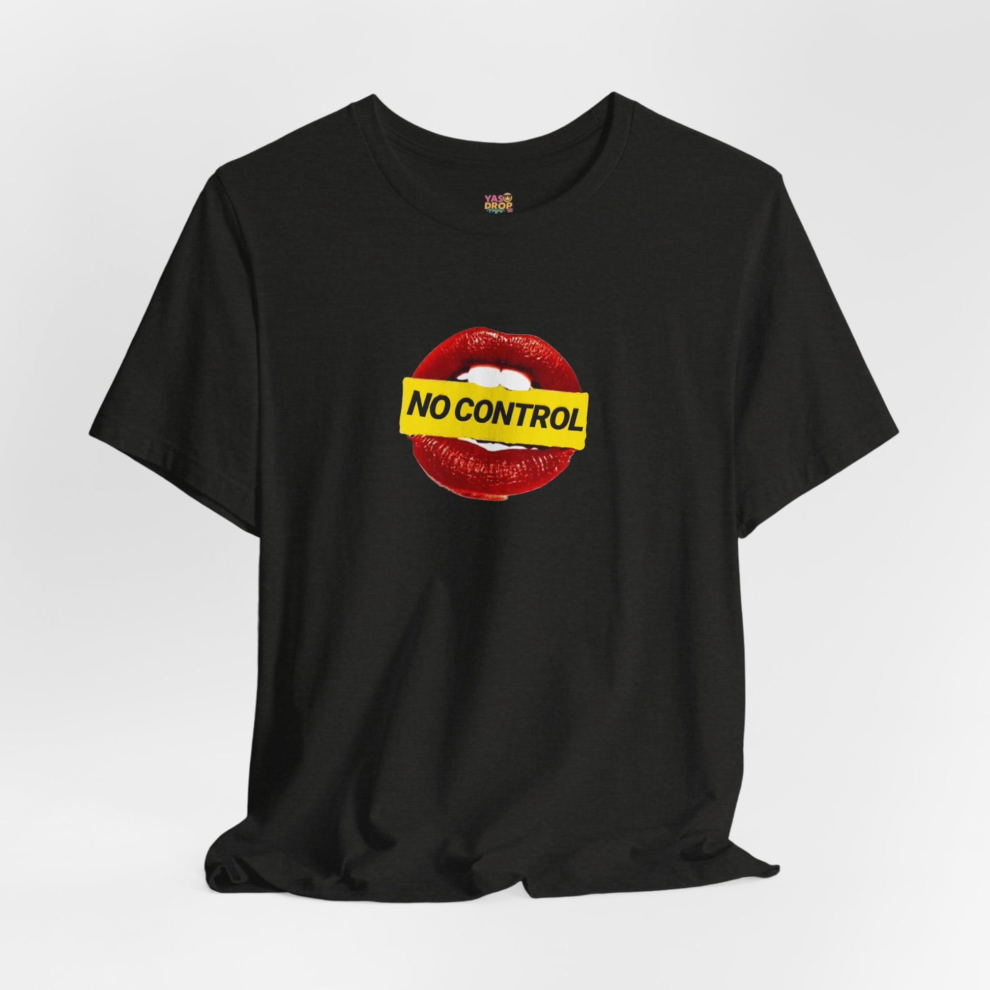 "No Control" Graphic Tee – Aesthetic Y2K Streetwear Graphic T-Shirt