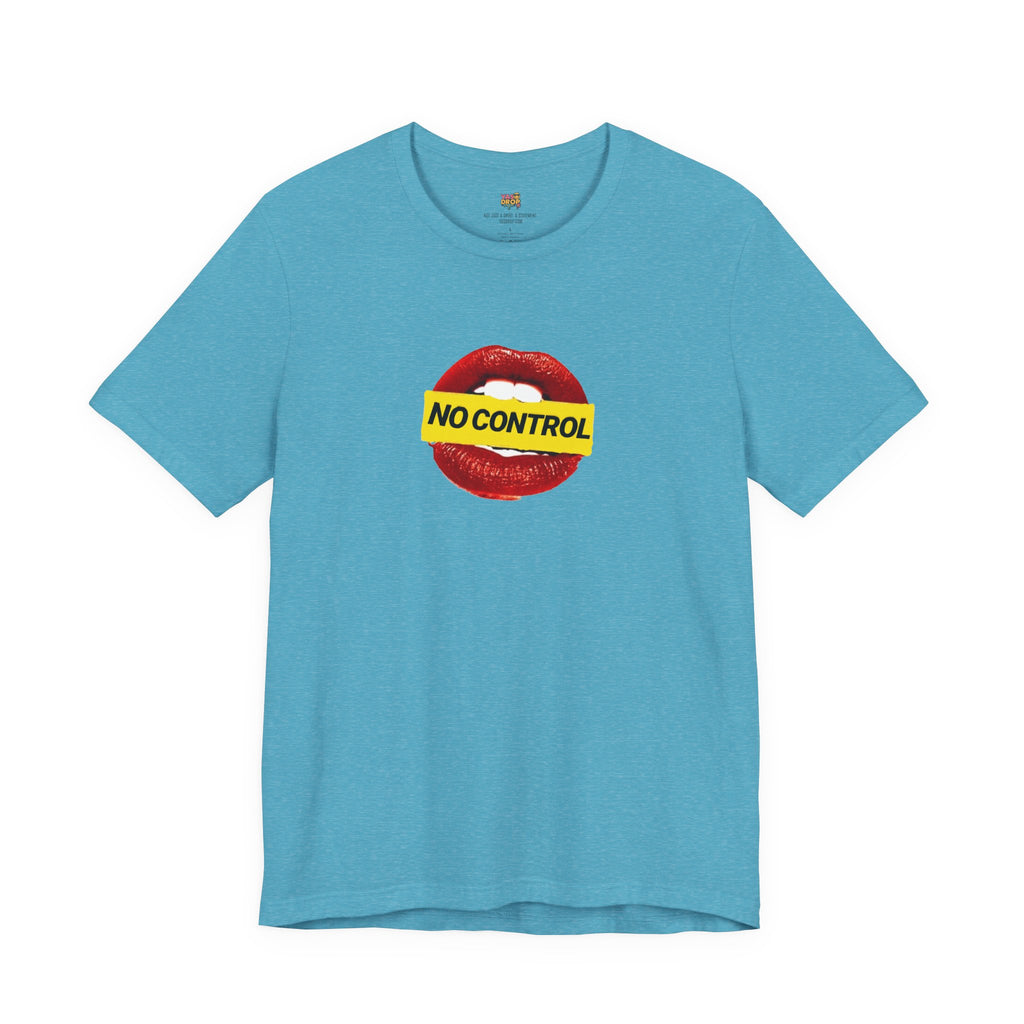 "No Control" Graphic Tee – Aesthetic Y2K Streetwear Graphic T-Shirt