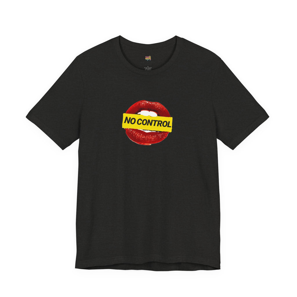 "No Control" Graphic Tee – Aesthetic Y2K Streetwear Graphic T-Shirt