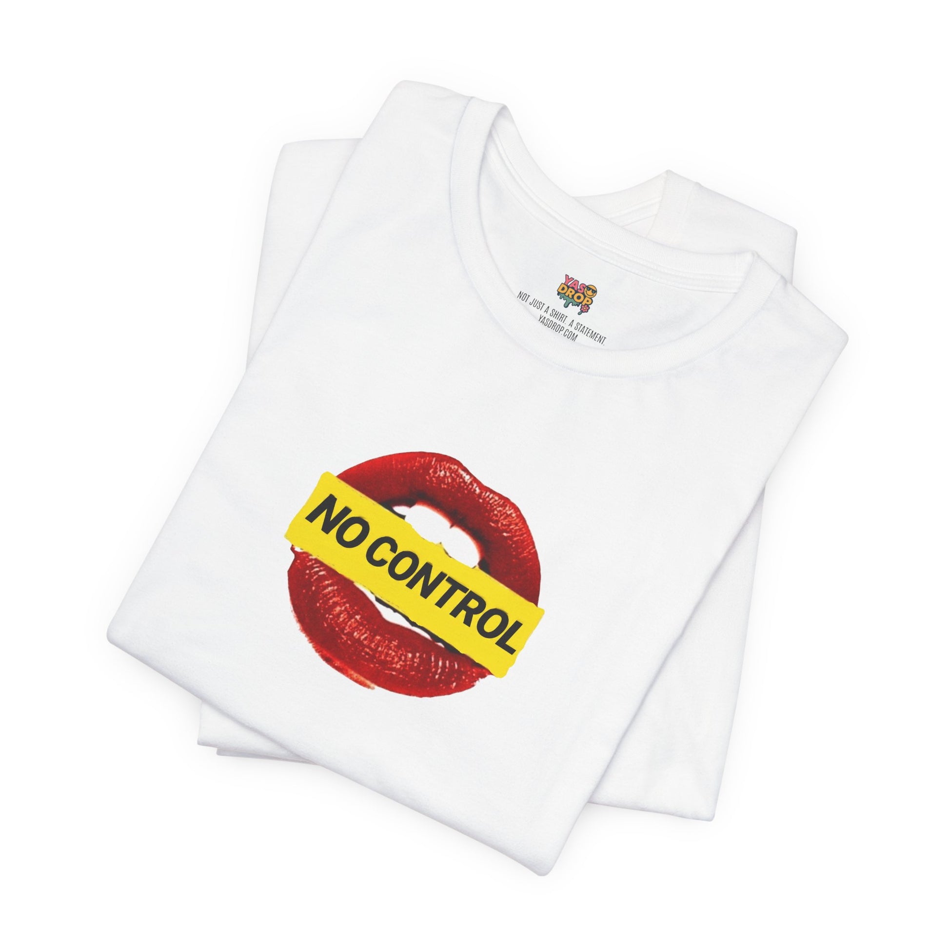 "No Control" Graphic Tee – Aesthetic Y2K Streetwear Graphic T-Shirt