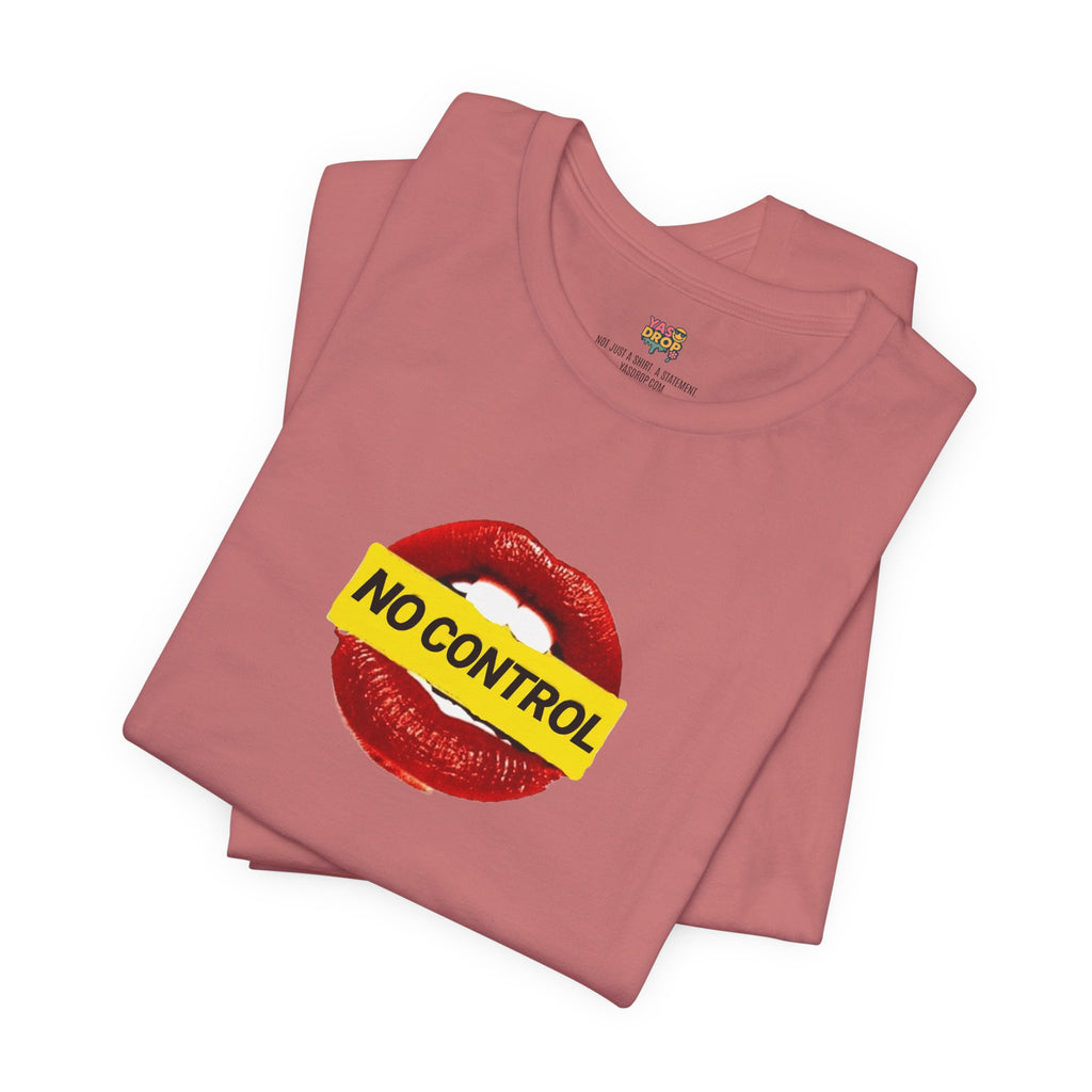"No Control" Graphic Tee – Aesthetic Y2K Streetwear Graphic T-Shirt