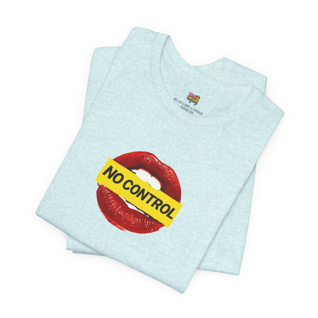 "No Control" Graphic Tee – Aesthetic Y2K Streetwear Graphic T-Shirt