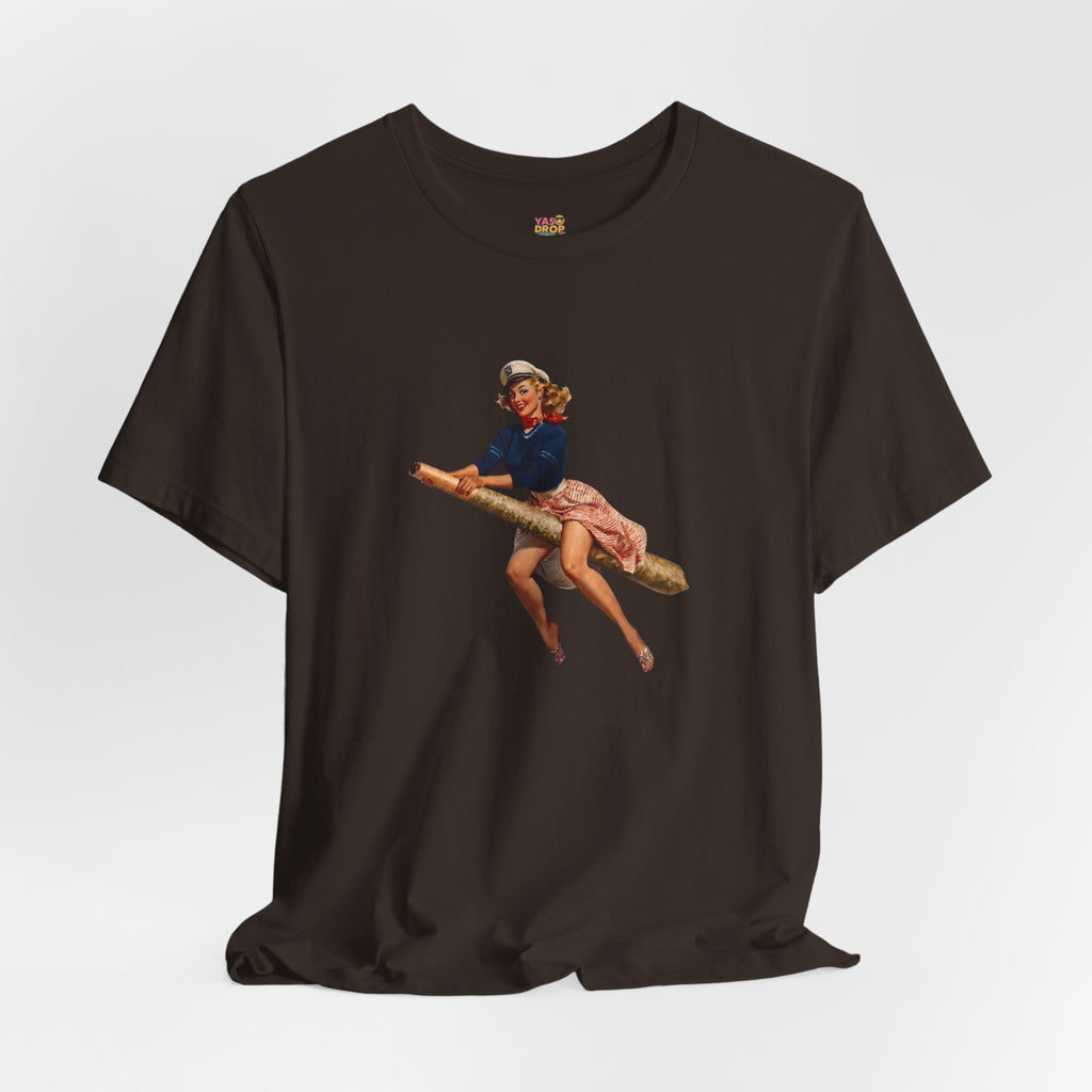 Retro Pin-Up Graphic Tee - Ironic Vintage Streetwear T-Shirt