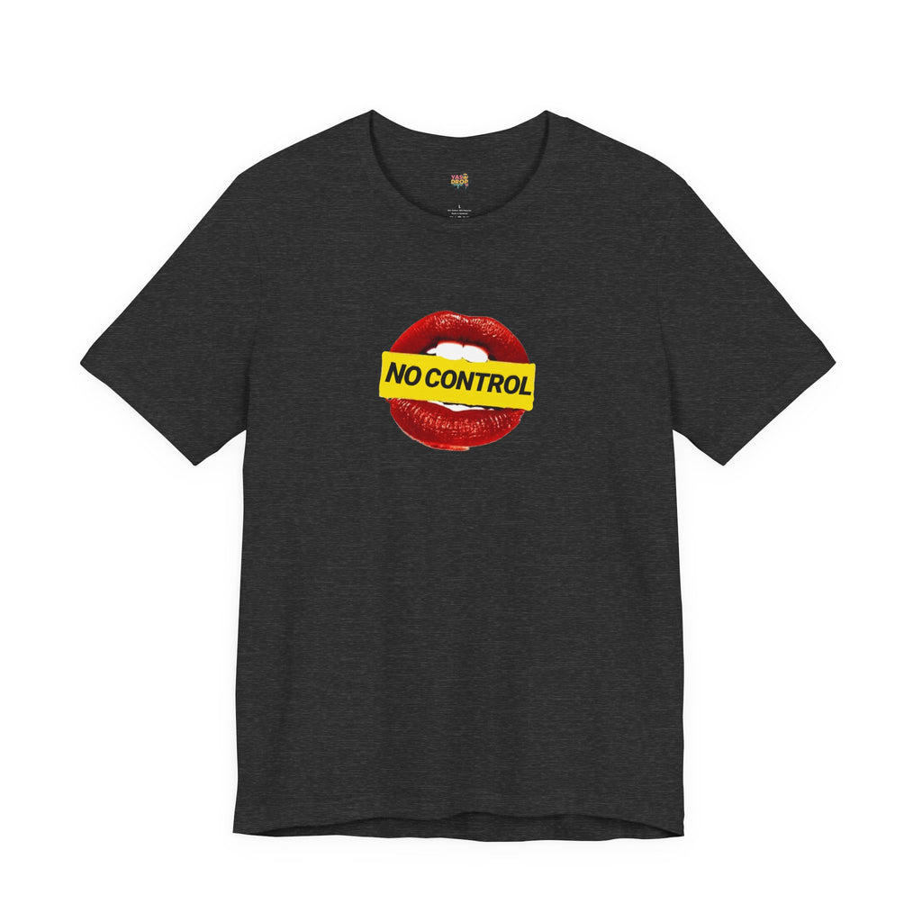 "No Control" Graphic Tee – Aesthetic Y2K Streetwear Graphic T-Shirt
