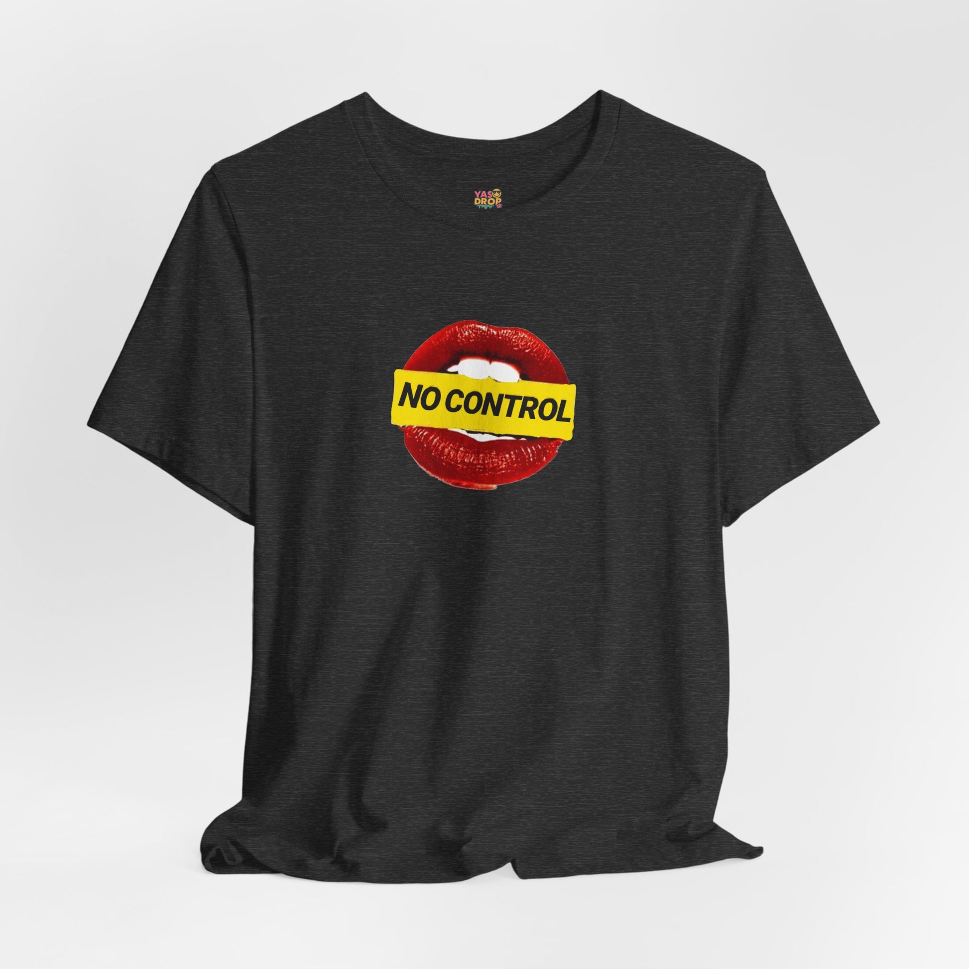"No Control" Graphic Tee – Aesthetic Y2K Streetwear Graphic T-Shirt
