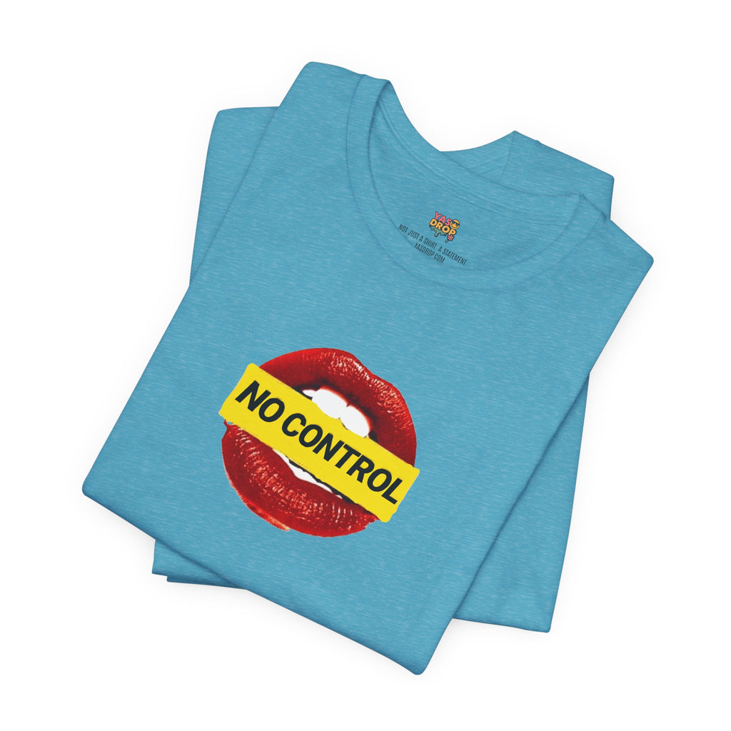 "No Control" Graphic Tee – Aesthetic Y2K Streetwear Graphic T-Shirt