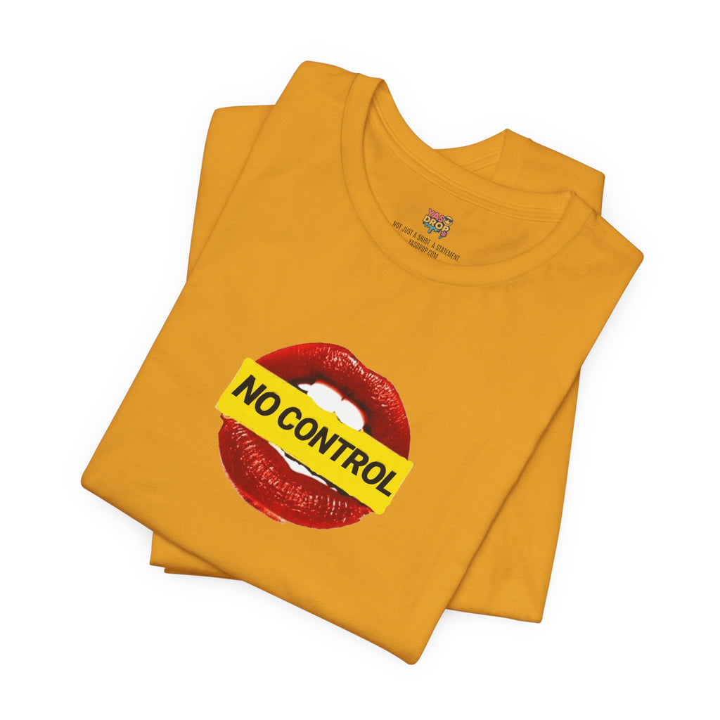 "No Control" Graphic Tee – Aesthetic Y2K Streetwear Graphic T-Shirt