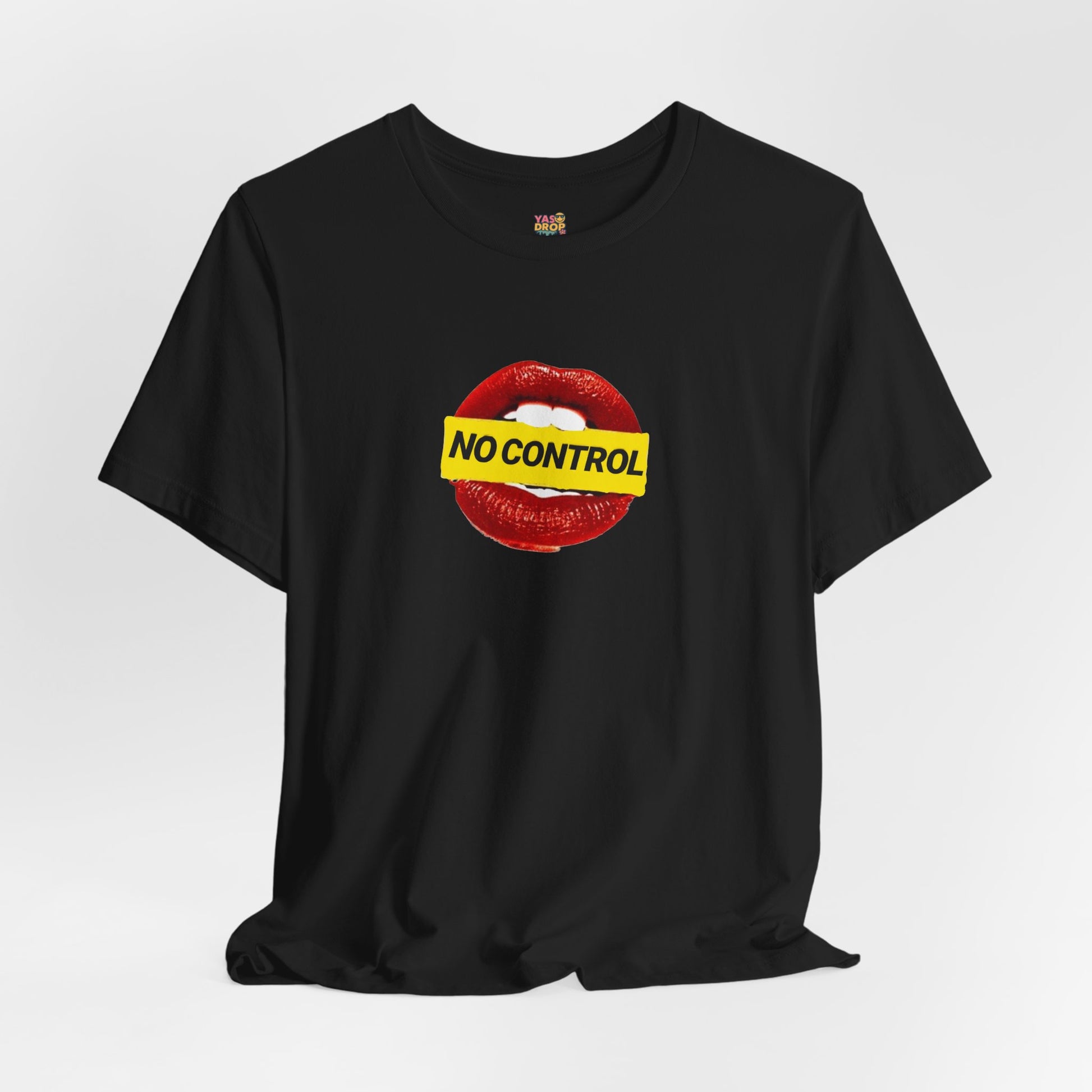 "No Control" Graphic Tee – Aesthetic Y2K Streetwear Graphic T-Shirt