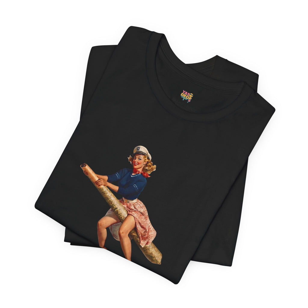 Retro Pin-Up Graphic Tee - Ironic Vintage Streetwear T-Shirt
